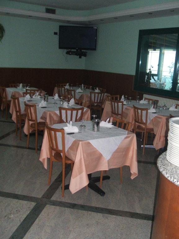 Hotel Kristall Loiano ภายนอก รูปภาพ
